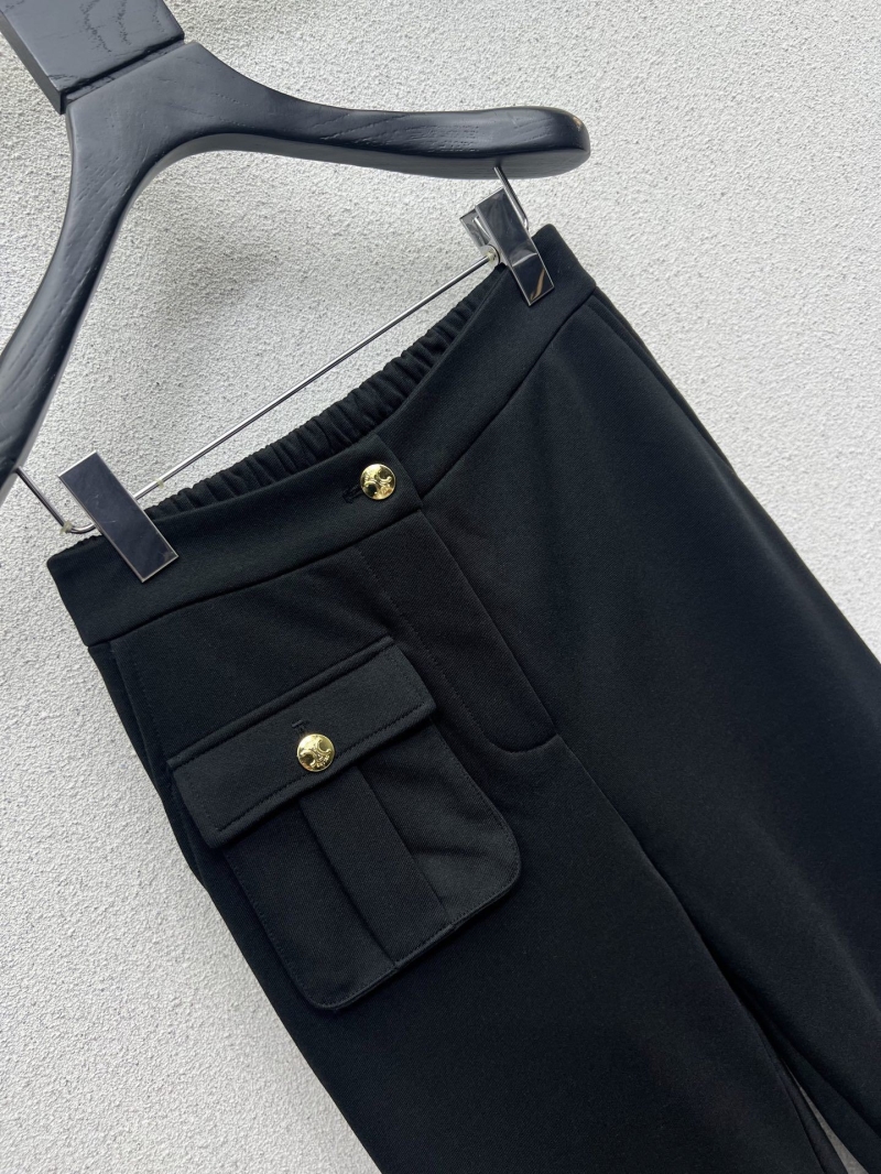 Ce1i*e outwears